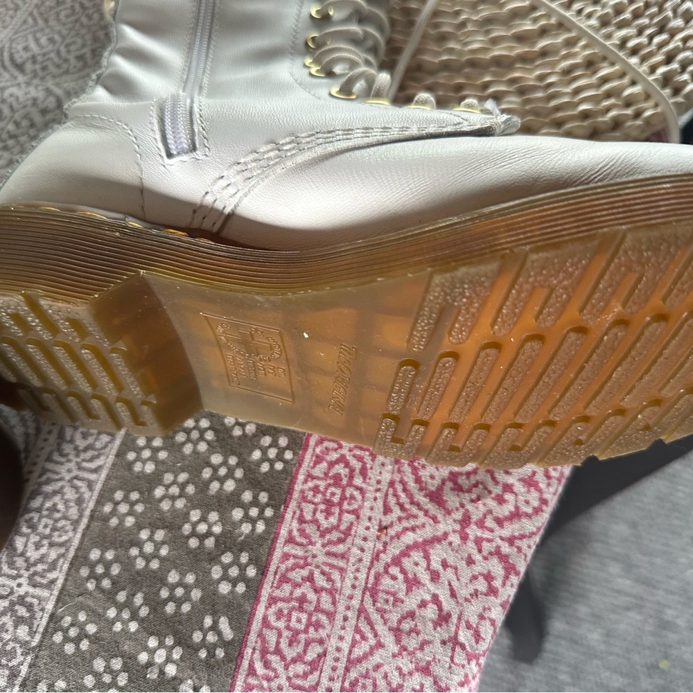 Dr. Martens White and Gold rare vintage death moth 12 hole Boots - Picture 4 of 5